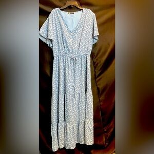 Pretty Garden Three Tiered Dress like new Size Large